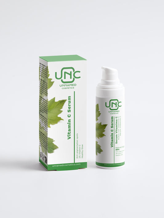 Sérum facial com vitamina C eficaz da Unnamed Cosmetics embalagem verde e branca com pump